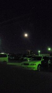 今宵の月＠トワーズの駐車場